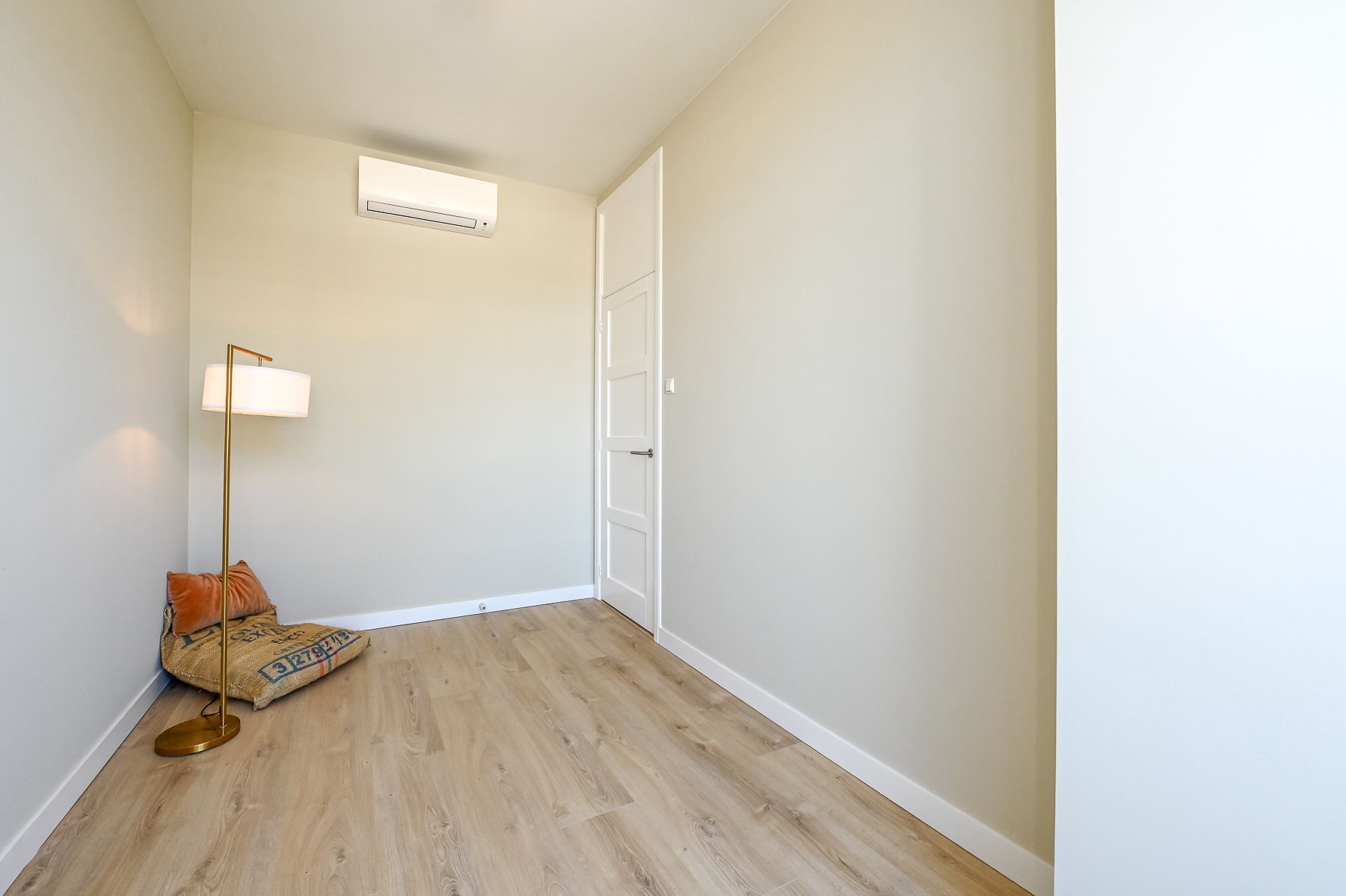 Foto 36 van Velpsestraat 241