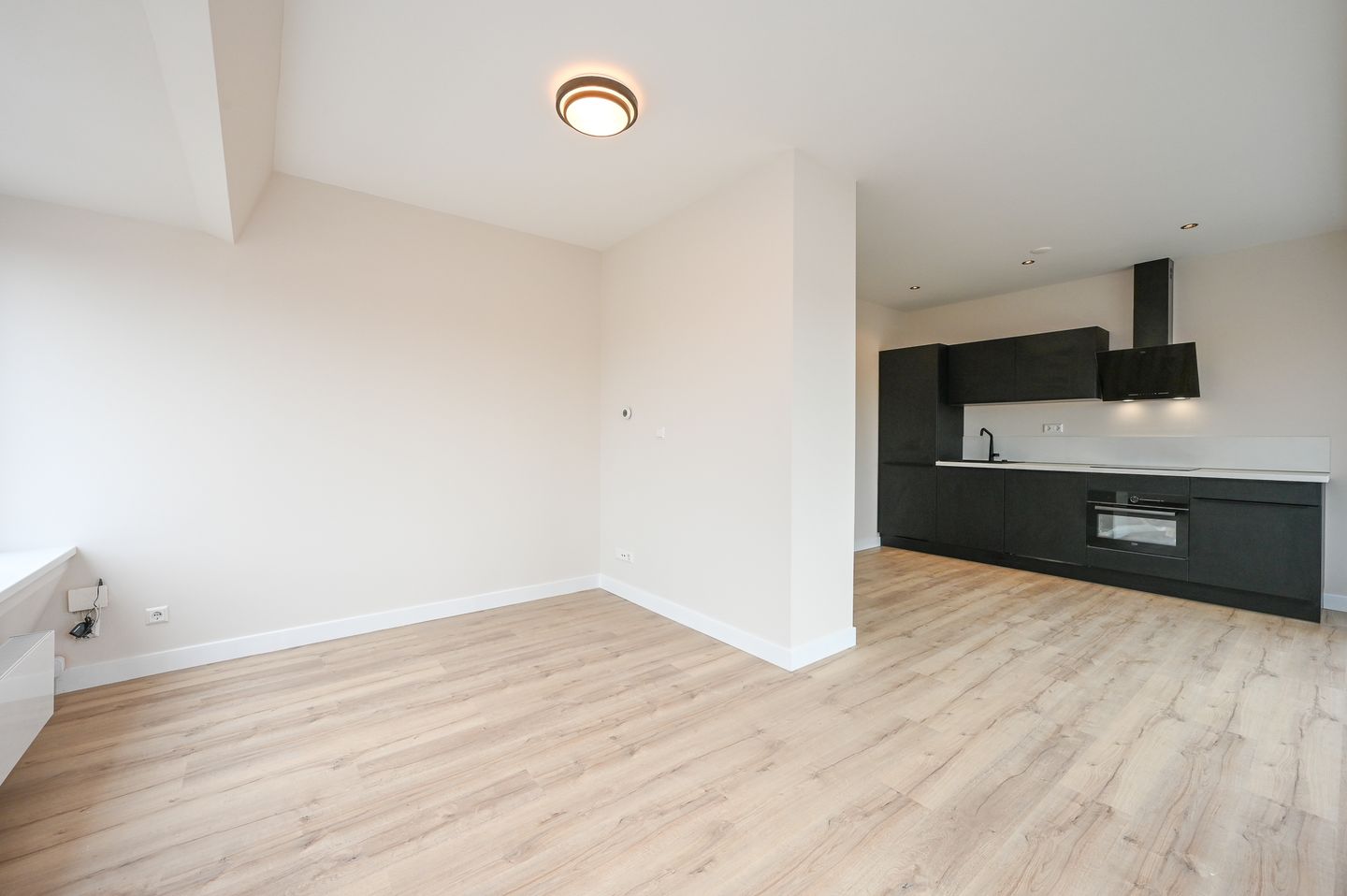 Photo 4 of Ledeganckplein 29-A