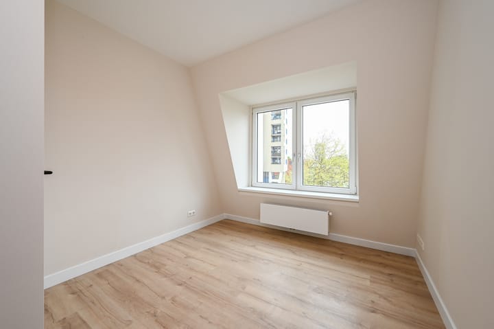 Foto 11 van Ledeganckplein 29-A