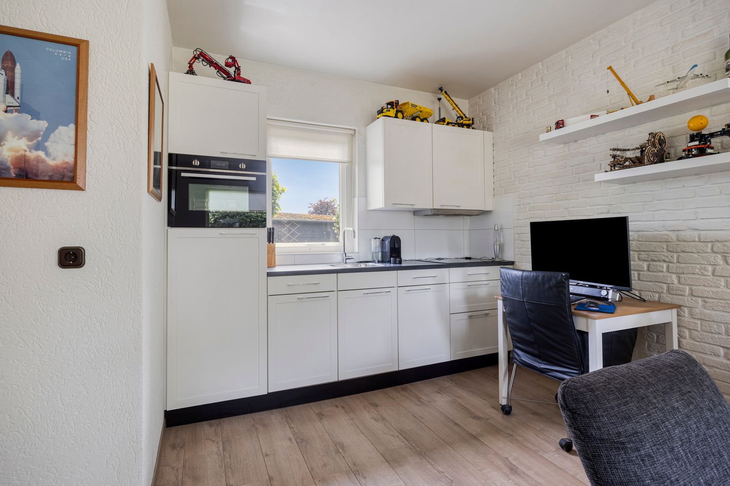 Photo 29 of Haarstraat 20