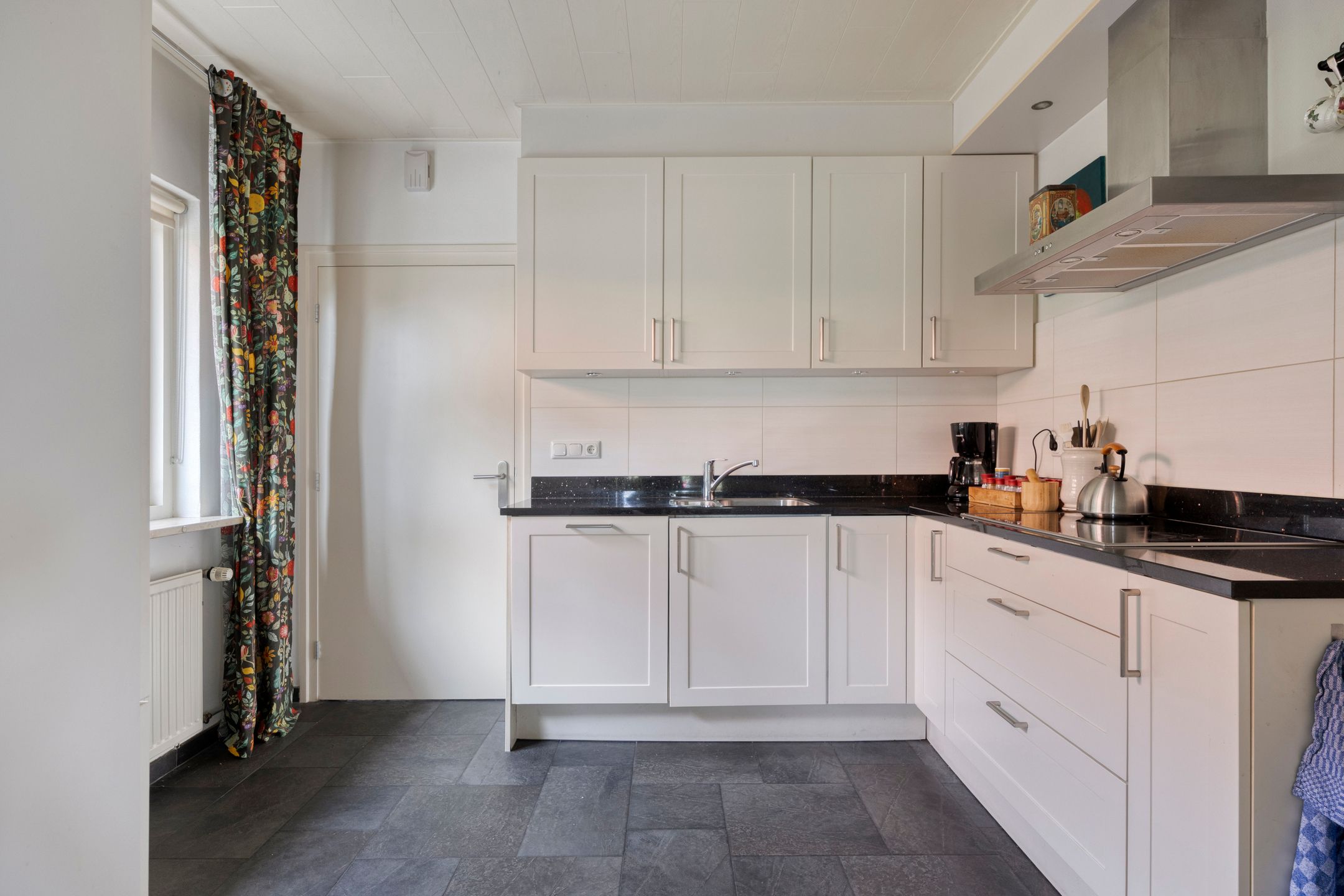 Photo 9 of Haarstraat 20