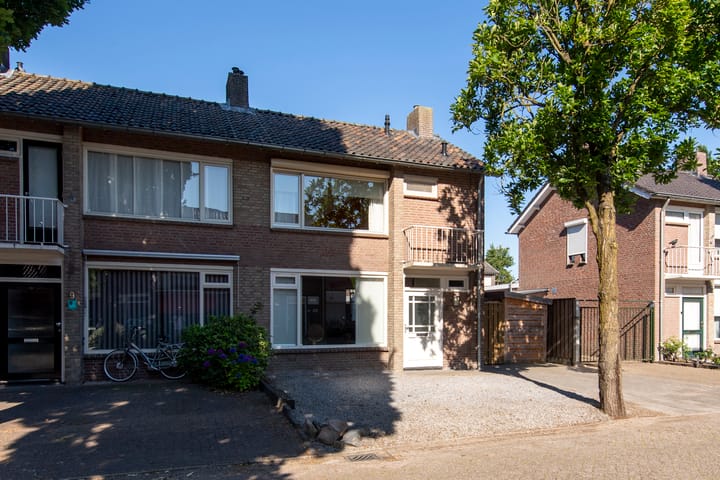 Foto 37 van Sint Lambertusstraat 11