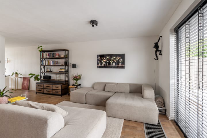 Photo 13 of Carry Pothuiskade 57