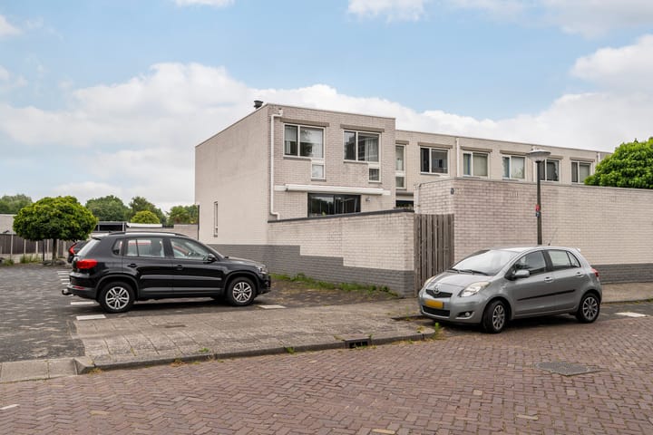 Photo 37 of Carry Pothuiskade 57