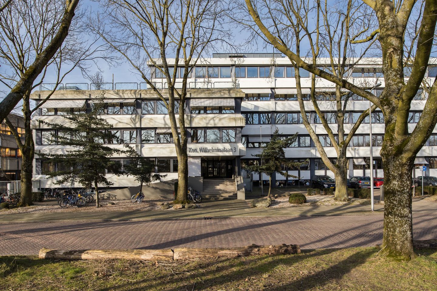 View photo 2 of Koningin Wilhelminalaan 3
