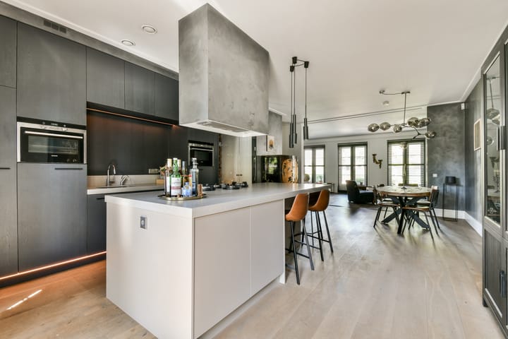 Photo 12 of Overweer 9