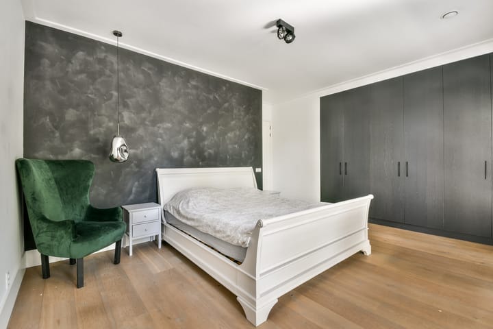 Photo 16 of Overweer 9