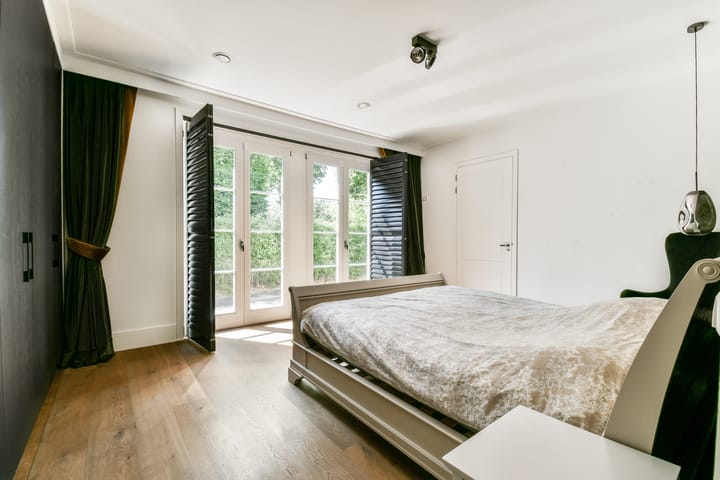 Photo 17 of Overweer 9