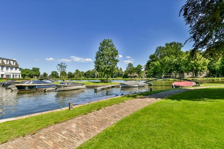 Photo 26 of Overweer 9