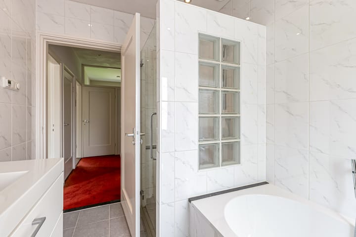 Foto 44 van Frederik Hendriklaan 2-A