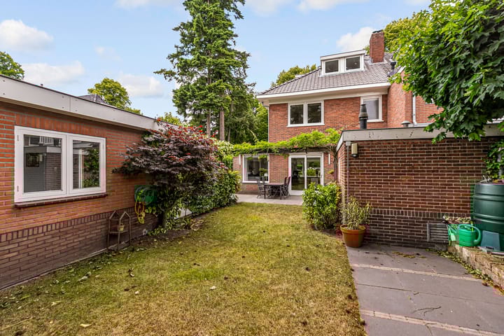 Foto 65 van Frederik Hendriklaan 2-A