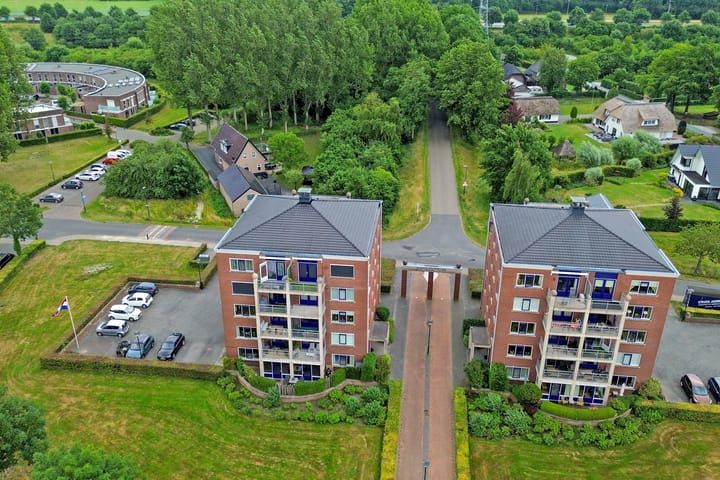 Foto 43 van Woudhuizerallee 197