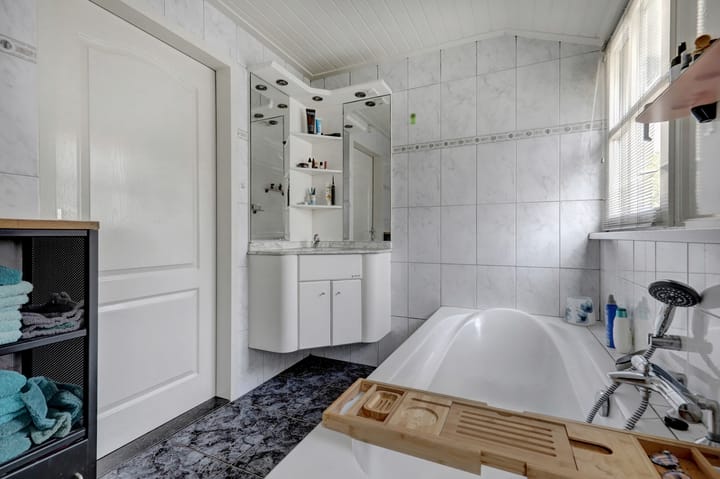 Photo 31 of de Hofstede 7-A