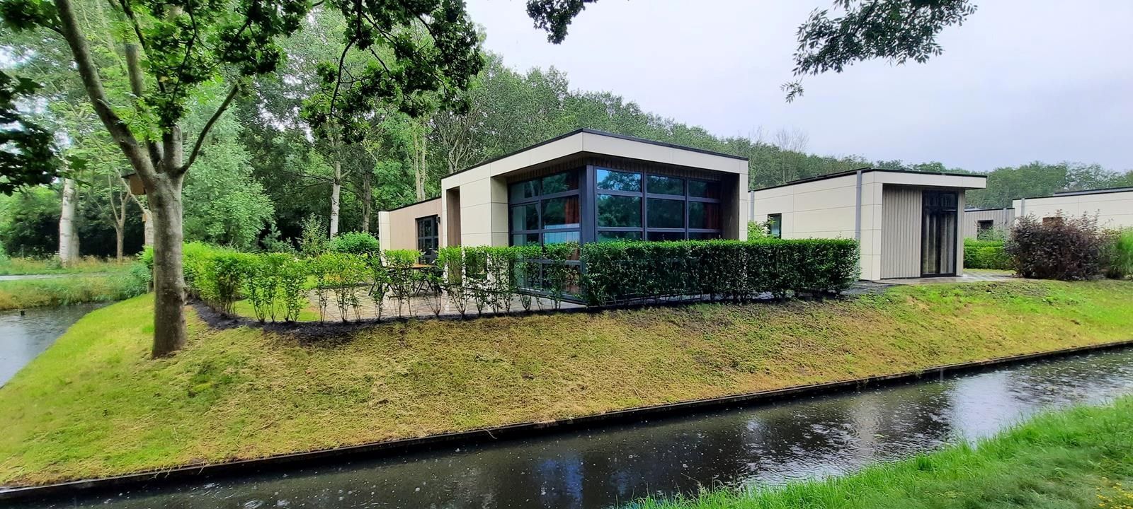 2-bedroom freehold villa in Velsen-Zuid — photo 2 of 5
