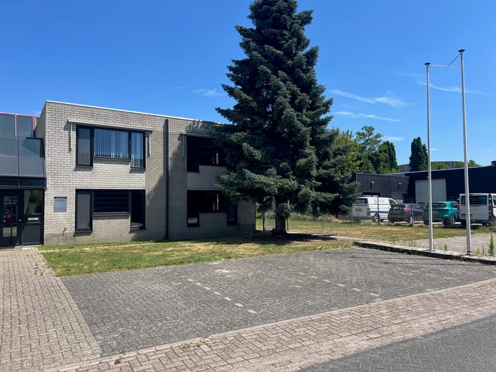 Ambachtsweg 8, Malden