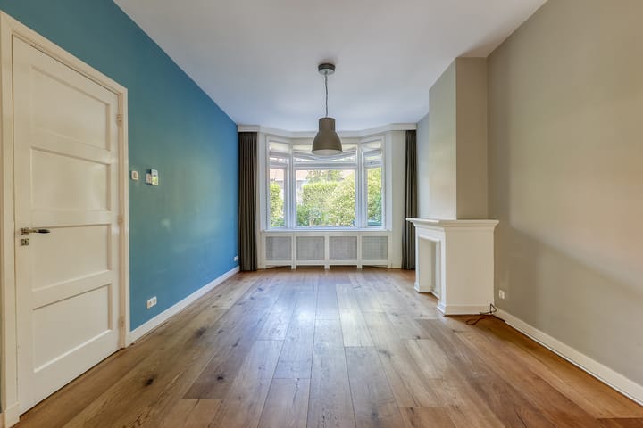 Photo 3 of Van Zuylen van Nijeveltstraat 187