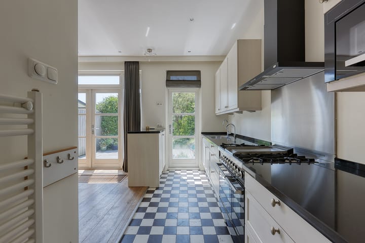 Foto 9 van Van Zuylen van Nijeveltstraat 187