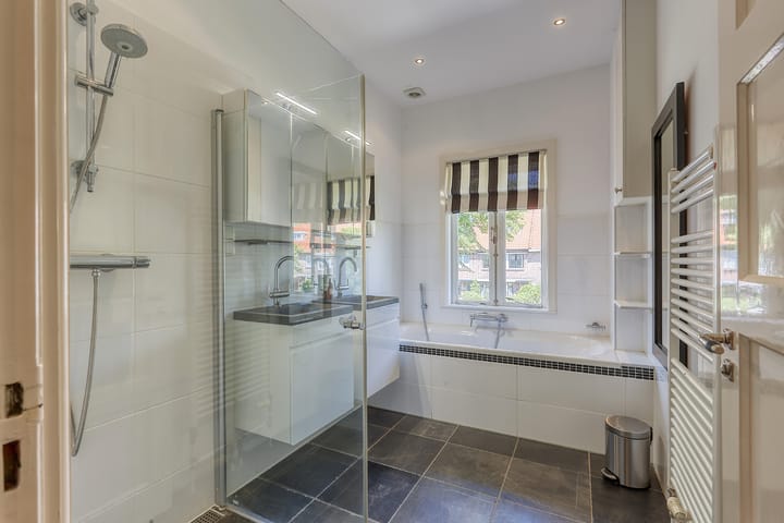 Foto 19 van Van Zuylen van Nijeveltstraat 187