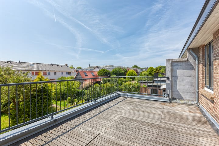 Foto 24 van Van Zuylen van Nijeveltstraat 187