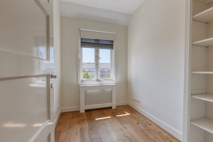 Foto 26 van Van Zuylen van Nijeveltstraat 187