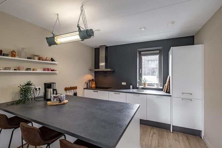 Foto 16 van Mergelstraat 2