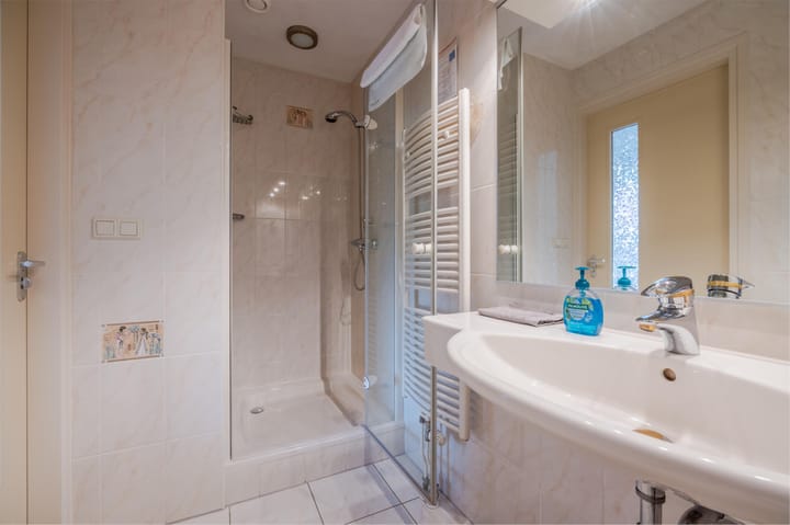 Foto 29 van Lopikerweg 48-B