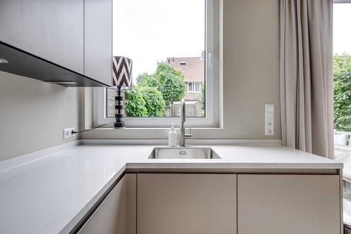 Photo 16 of Cremerstraat 396