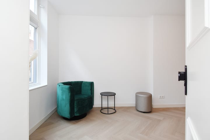 Photo 8 of Huyterstraat 4-B