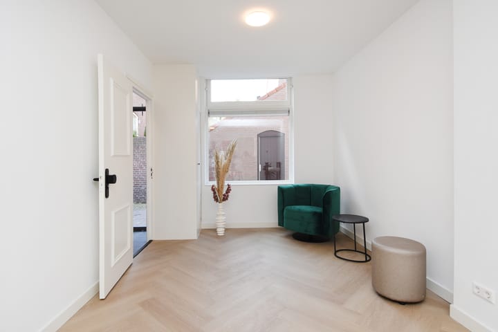 Photo 9 of Huyterstraat 4-B