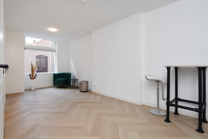 Photo 11 of Huyterstraat 4-B