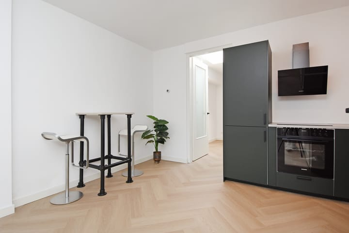 Photo 18 of Huyterstraat 4-B