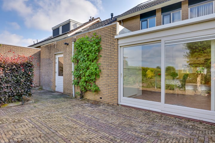 Photo 48 of Pastoor Petersstraat 30