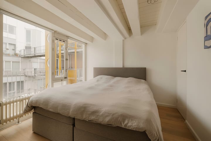 Photo 14 of Nieuwe Uilenburgerstraat 19-B