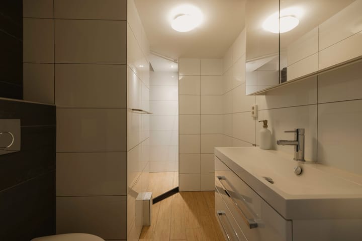 Photo 16 of Nieuwe Uilenburgerstraat 19-B