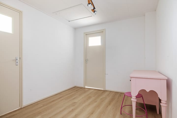 Foto 76 van De Soal 8-A