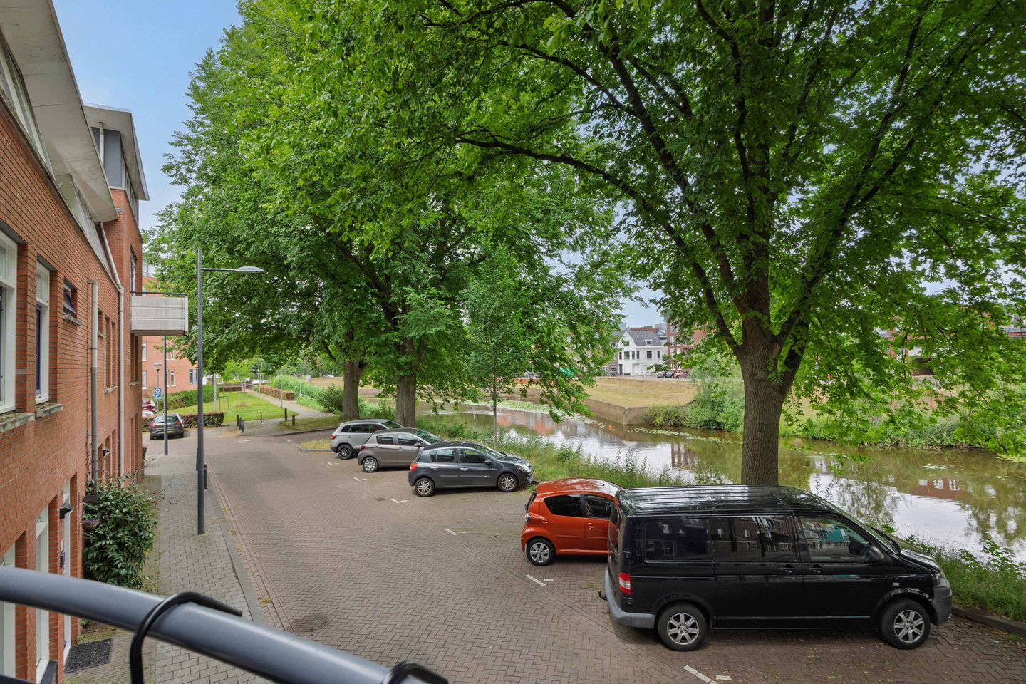 Foto 20 van Aawal 18