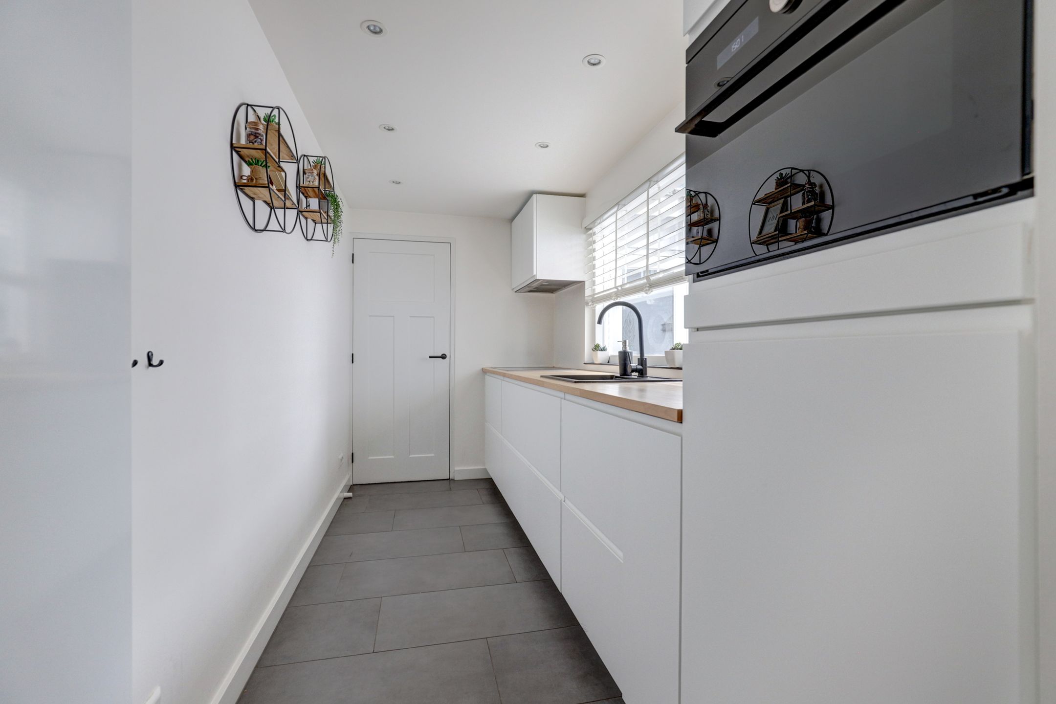 Photo 18 of E.A. Borgerstraat 31