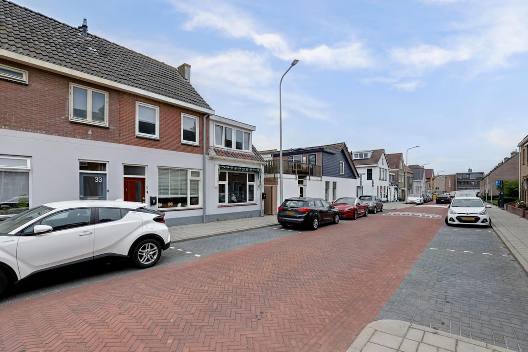Photo 32 of E.A. Borgerstraat 31