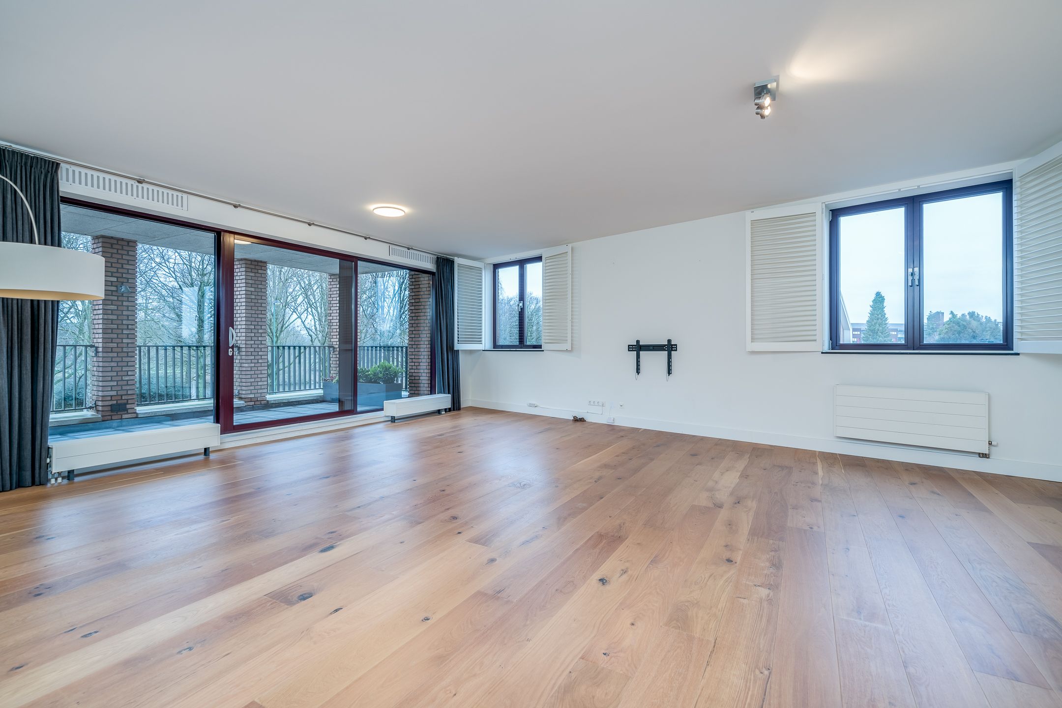 Photo 3 of Burgemeester van Oostenweg 1-L