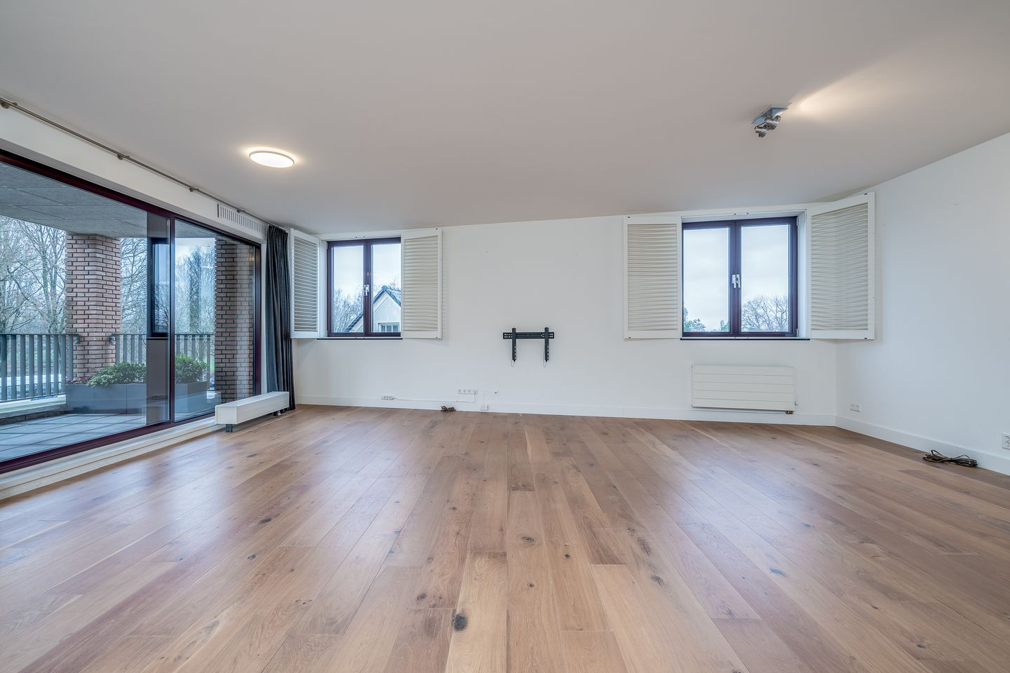 Photo 4 of Burgemeester van Oostenweg 1-L