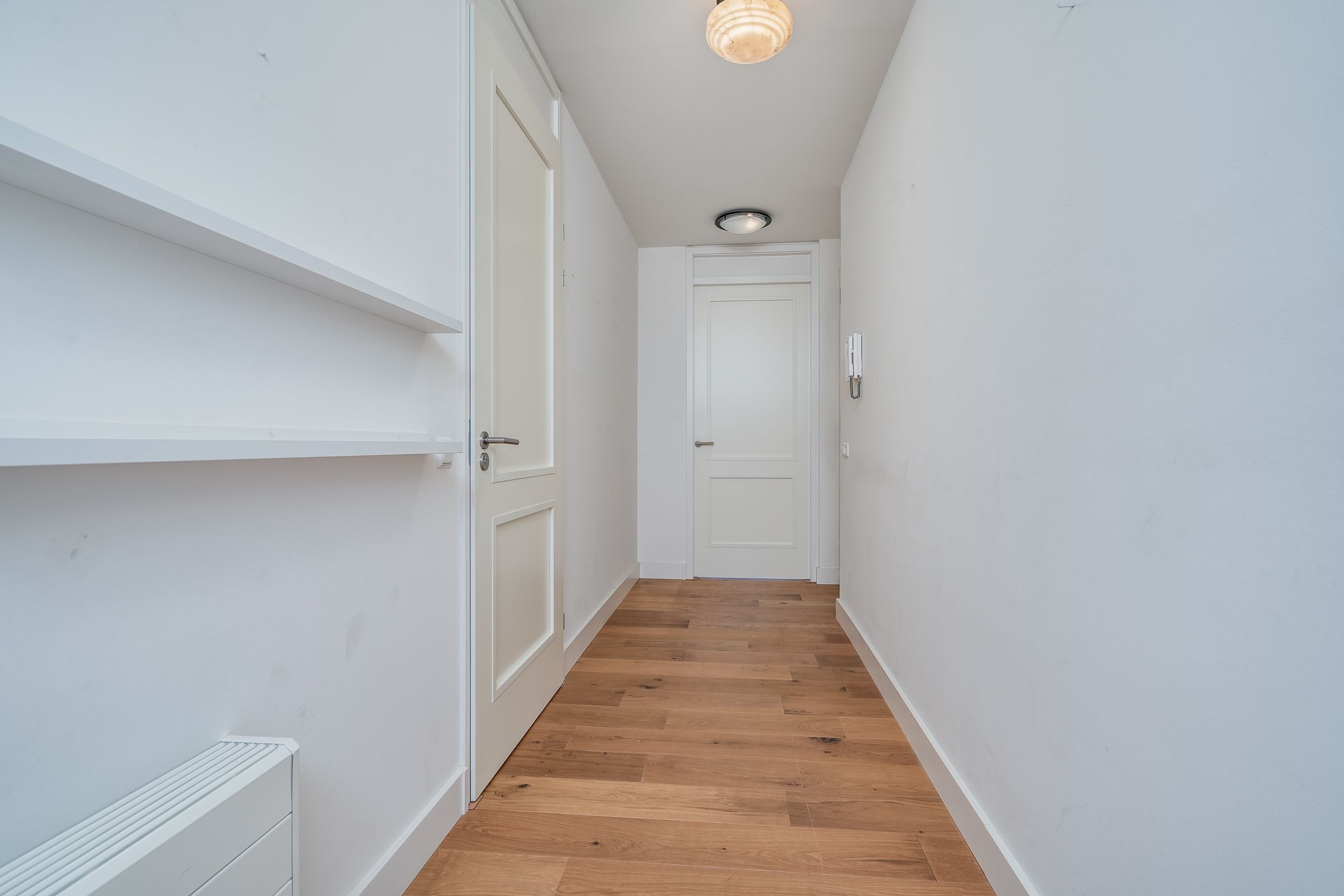 Photo 9 of Burgemeester van Oostenweg 1-L