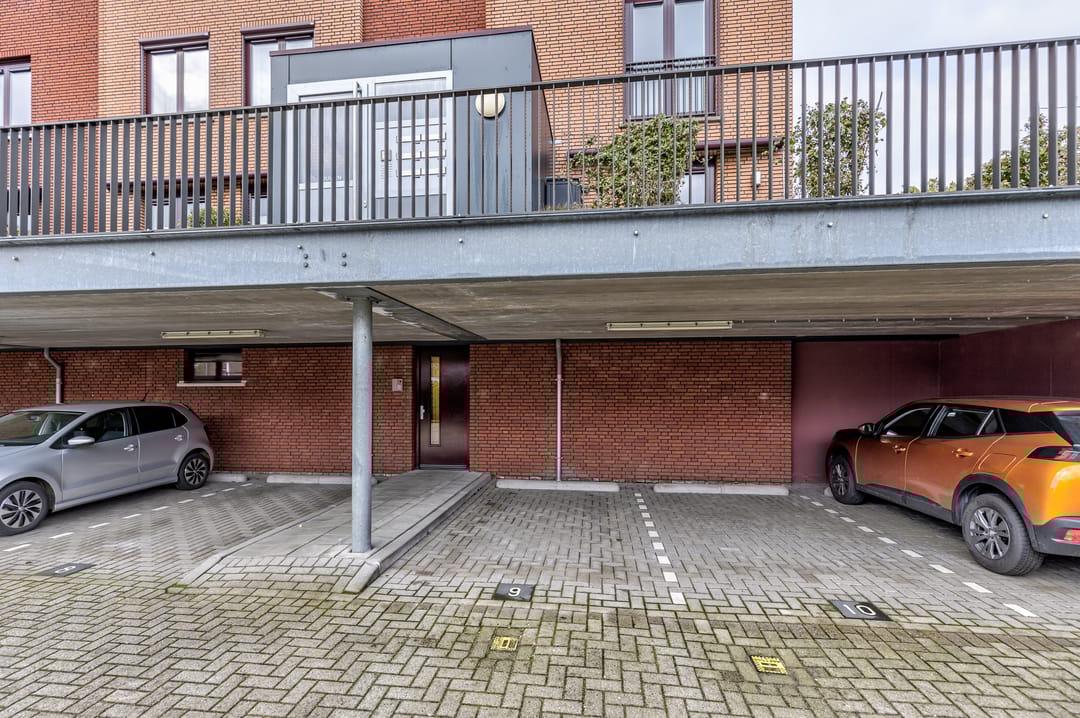 Photo 16 of Burgemeester van Oostenweg 1-L