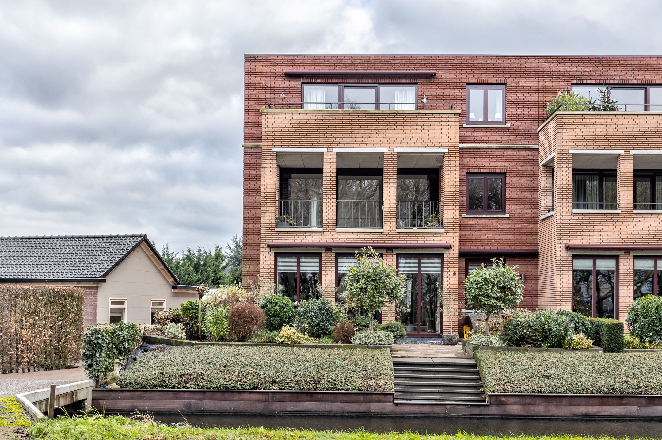 Photo 18 of Burgemeester van Oostenweg 1-L