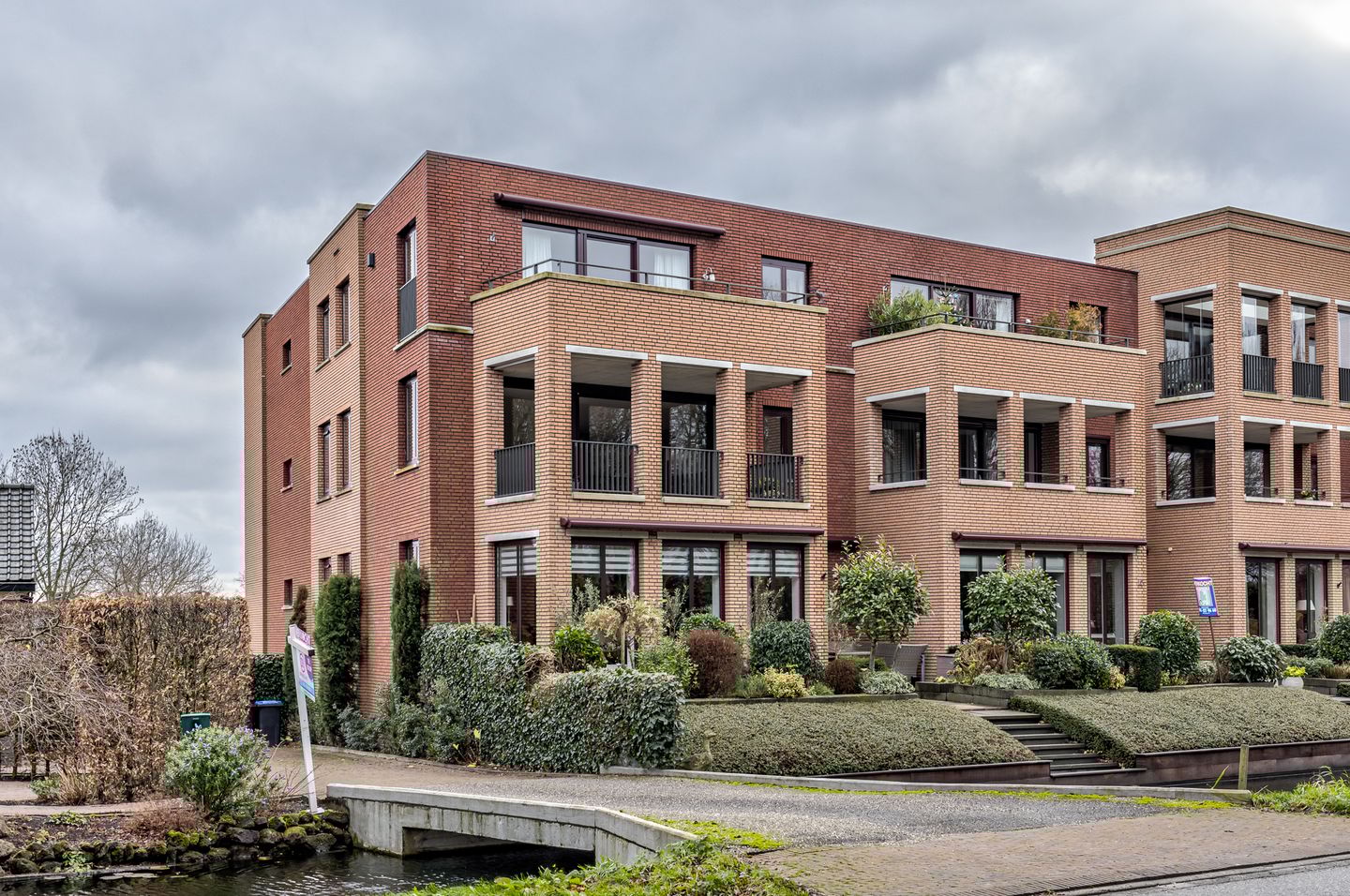 Photo 19 of Burgemeester van Oostenweg 1-L