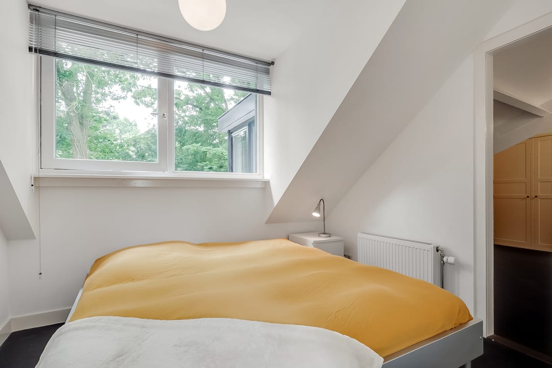 Foto 28 van Burg. Van Holthelaan 1