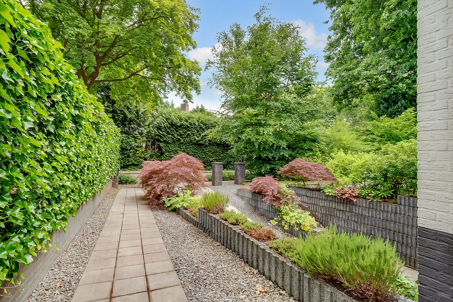 Foto 34 van Burg. Van Holthelaan 1