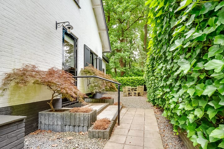 Photo 35 of Burg. Van Holthelaan 1