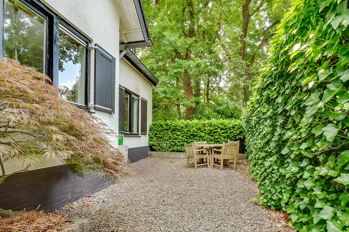 Photo 36 of Burg. Van Holthelaan 1