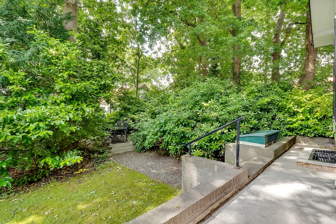 Foto 38 van Burg. Van Holthelaan 1