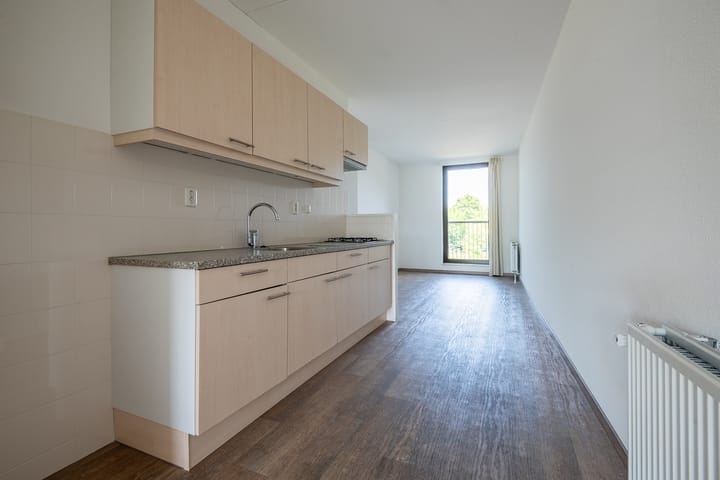 Photo 5 of Athene 109